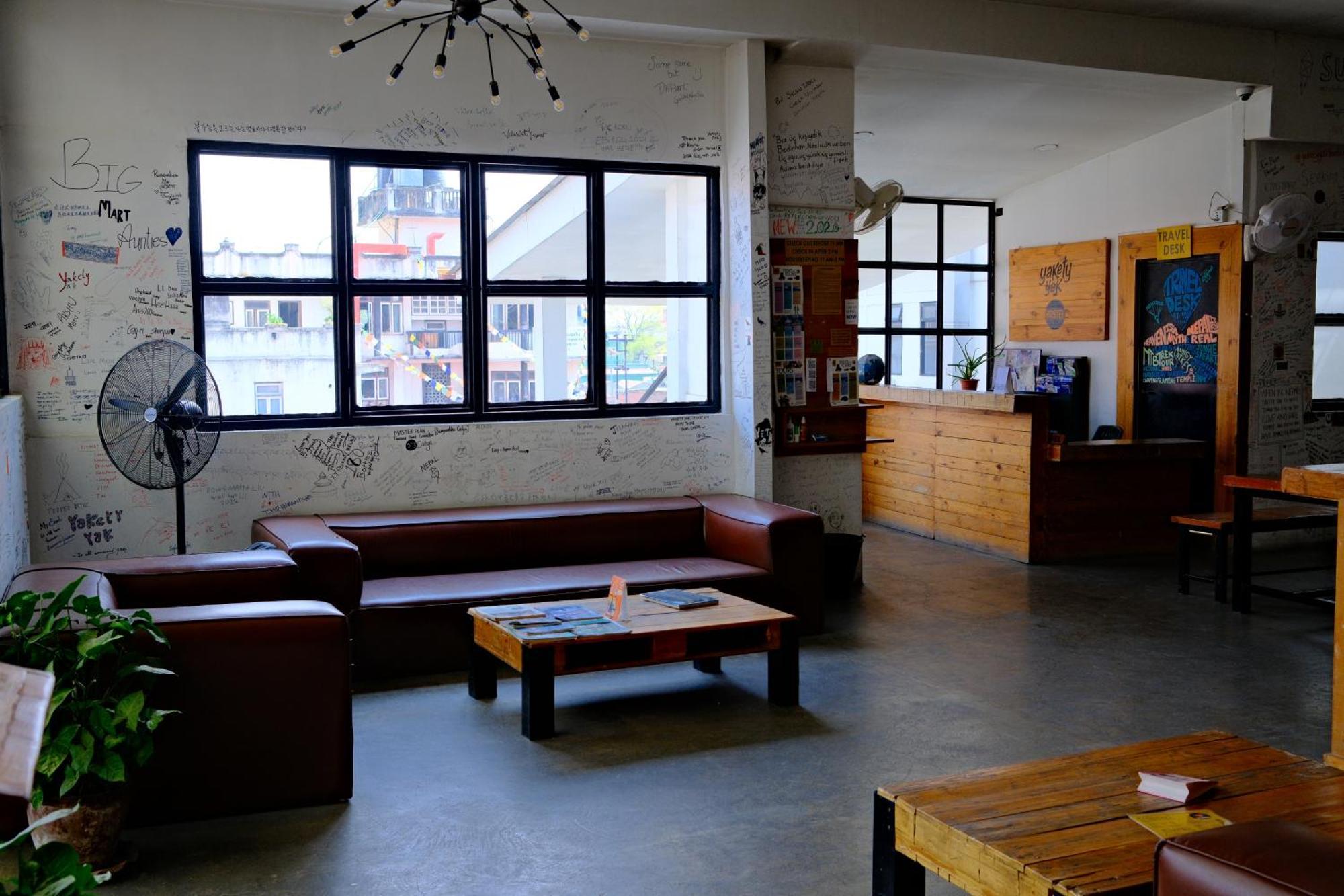 Yakety Yak Hostel Kathmandu Exteriör bild